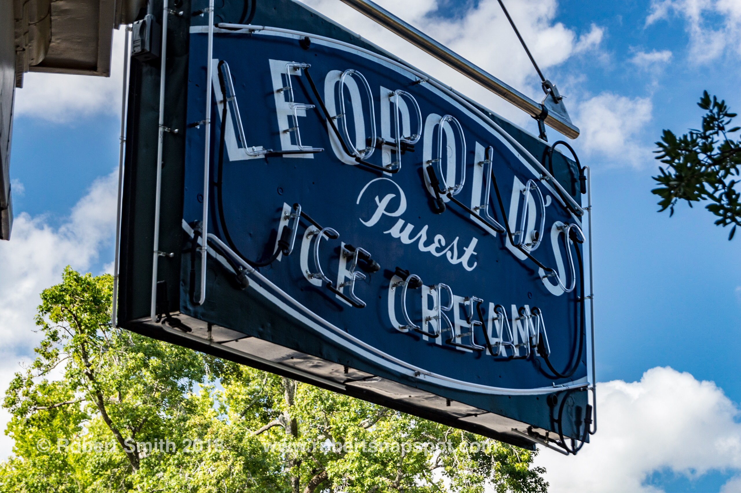 Neon Sign Photo Challenge: Dec 2018