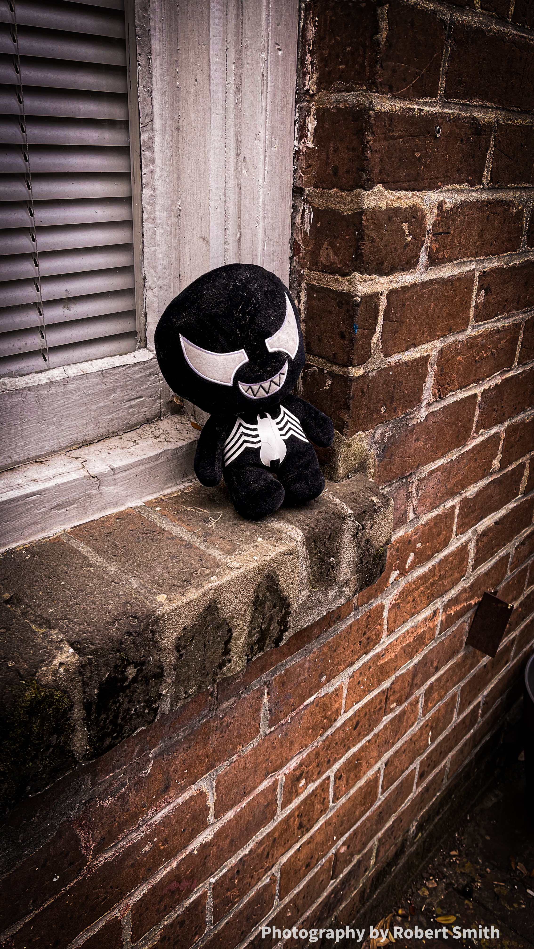 Spooky on the Ledge